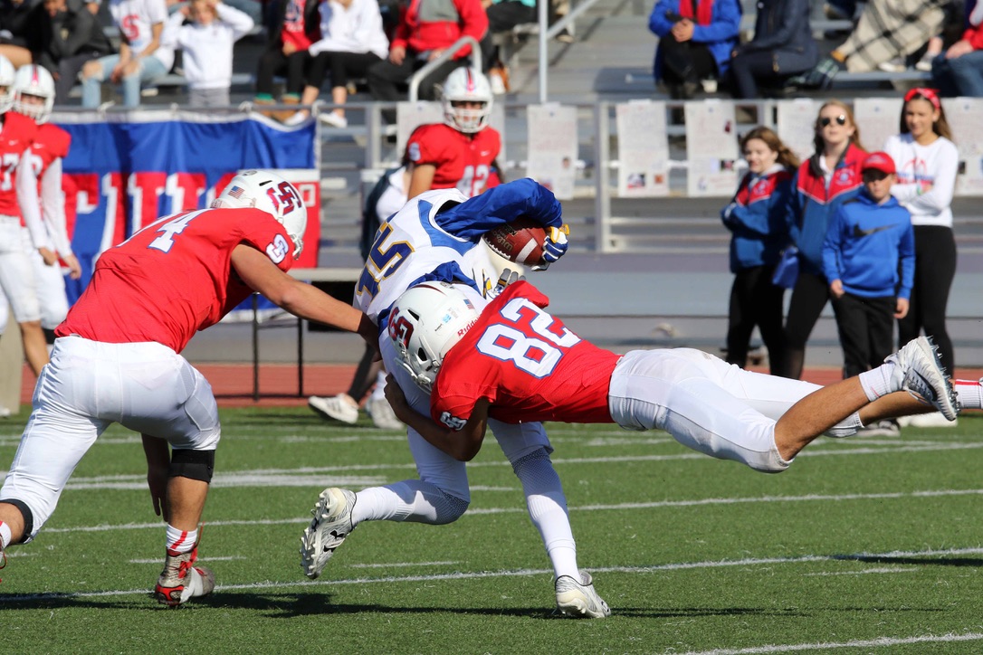 Cool tackle pic from highschool football